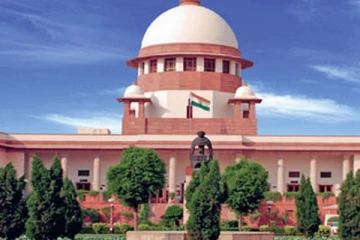 தன்னுடைய கொலை வழக்கில் தானே ஆஜரான சிறுவனால் பரபரப்பு