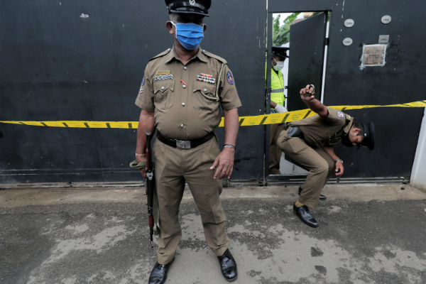 ஆபத்தான நபரான கெஹெல்பத்தர தொடர்பில் வெளியான பல திடுக்கிடும் தகவல்கள் | 100 Persons In Connection With Under World Gang
