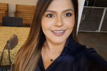 பட்டப்பகலில் இளம் அரசியல்வாதிக்கு ஏற்பட்ட முடிவு: பொதுமக்கள் மத்தியில் நடந்த கொடூரம்