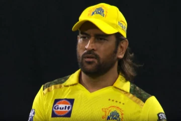 கடுப்பேற்றிய நபர்; கோவத்தில் அடிக்க வந்த தோனி - போட்டியில் இதை கவனிச்சீங்களா?