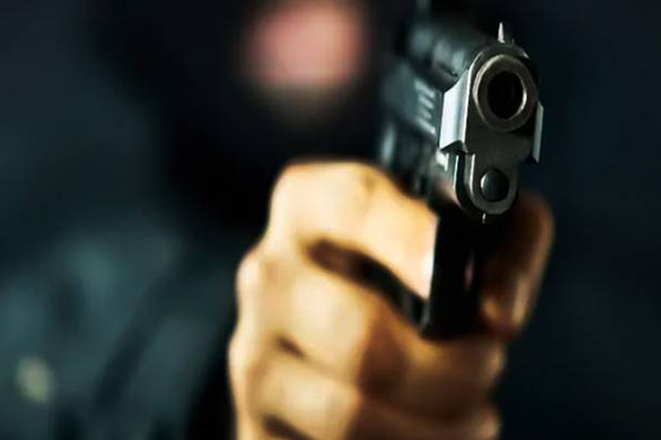 திருகோணமலையில் துப்பாக்கிச்சூடு: ஒருவர் வைத்தியசாலையில்! | Shooting In Trincomalee One In Hospital