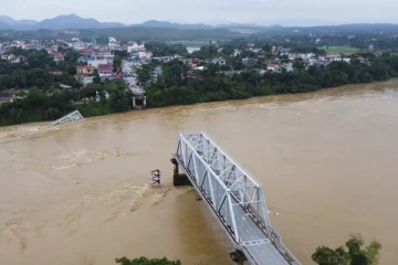 புரட்டிப்போட்ட யாகி சூறாவளியால் வியட்நாமில் 64 பேர் பலி