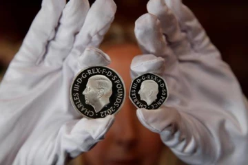 பிரித்தானியாவில் மன்னர் சார்லஸ் உருவம் பொறிக்கப்பட்ட புதிய நாணயம் வெளியீடு!