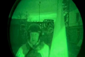 பாக்முட் நகரை ரஷ்யா கைப்பற்றிவிட்டதாக தேசிய கொடியை உயர்த்தி கூறிய வாக்னர் படை தலைவர்!