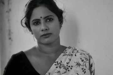 படுக்கைக்கு பணம் கொடுத்தா நடிகைகள் அதை என்ஜாய் செய்கிறார்களா!! சர்ச்சையை ஏற்படுத்திய நடிகை ரேகா நாயர்