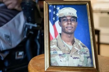 வடகொரியாவில் அத்துமீறி நுழைந்த அமெரிக்கா இராணுவ வீரர்.. சொந்த நாட்டிற்கு ஒப்படைப்பு