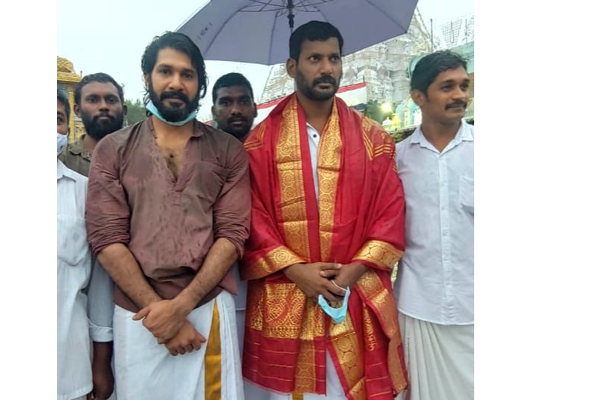 "வீடு கட்ட வைத்திருந்த பணத்தைத்தான் புனித் ராஜ்குமார் உதவிய மாணவர்களுக்கு கொடுக்கிறேன்" - விஷால் பேட்டி | Cinema