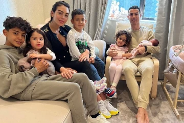 மகன் இறப்புக்கு பின் முதல் முறையாக பெண் குழந்தையின் புகைப்படத்தை வெளியிட்ட ரொனால்டோ!