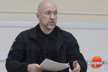 යුක්රේන අගමැති හදිසියේ ඉල්ලා අස්වෙයි