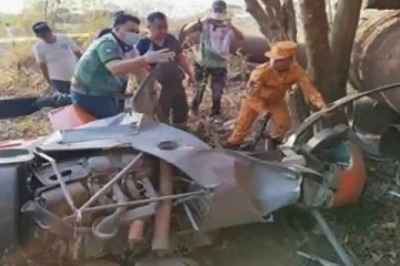 பயிற்சியில் ஈடுபட்டிருந்த ஹெலிகொப்டர் விபத்து ; பதறி ஓடிய மக்கள்