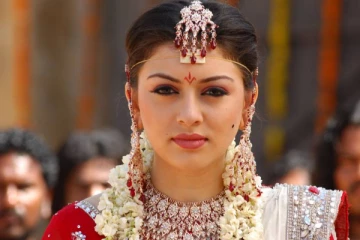 ஆடம்பரத்தின் உச்சம்! ஹன்சிகா திருமணத்திற்கு உலோகத்தில் அழைப்பிதழ்! எப்படி இருக்கிறது தெரியுமா?