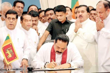 மகிந்த இன்று பதவி விலகாவிட்டால் அமைச்சு பதவிகளை கைவிட தயாராகும் நான்கு பேர்