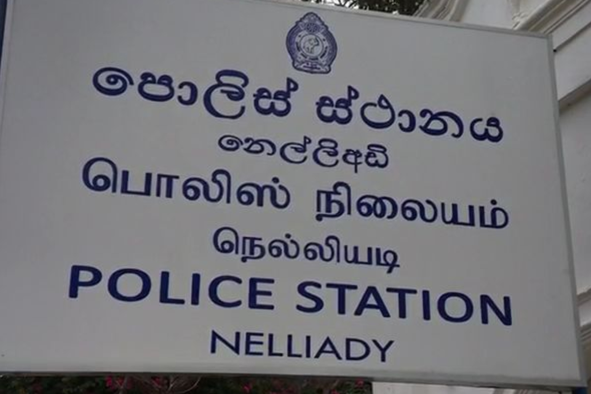 பருத்தித்துறையில் தங்கச் சங்கிலி பறிப்பு: தப்பியோடிய சந்தேகநபர்கள் | Gold Chain Seized In Pedro