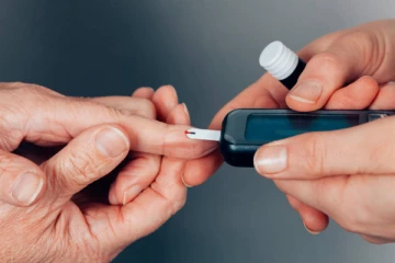 சுகர் குறைந்து விட்டதா? உடனடியாக இந்த உணவு எடுத்தால் போதுமாம்: இனி கவலை வேண்டாம்!