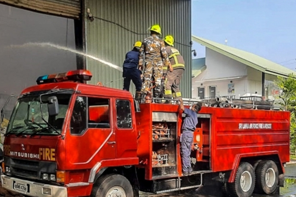 காலி நீதிவான் நீதிமன்ற வளாகத்தில் திடீர் தீ விபத்து | Fire Breaks Out Galle Magistrate S Court Premises