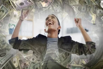 கணவர் கொடுத்த பரிசு தொகையினால் கோடீஸ்வரியான மனைவி! எப்படி தெரியுமா?