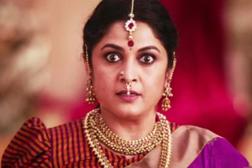 நீச்சல் உடையில் நடிகை ரம்யாகிருஷ்ணன்: புகைப்படத்தினை வைரலாக்கும் ரசிகர்கள்