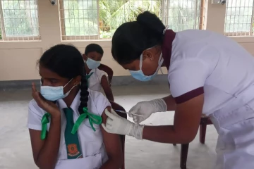 யாழில் பாடசாலை மாணவர்களுக்கான கோவிட் தடுப்பூசி ஏற்றும் பணிகள் ஆரம்பம் (Video)