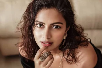 17 வயசுல இயக்குநர நம்பி அதை செஞ்சு அசிங்கப்பட்டதை.. நடிகை அமலாபால் உடைத்த விஷயம்