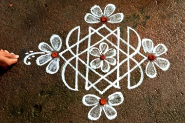 அமாவாசை தினத்தில் ஏன் கோலம் போடக் கூடாது? இனி மறந்தும் கூட இந்த தவறை செய்யாதீர்கள்