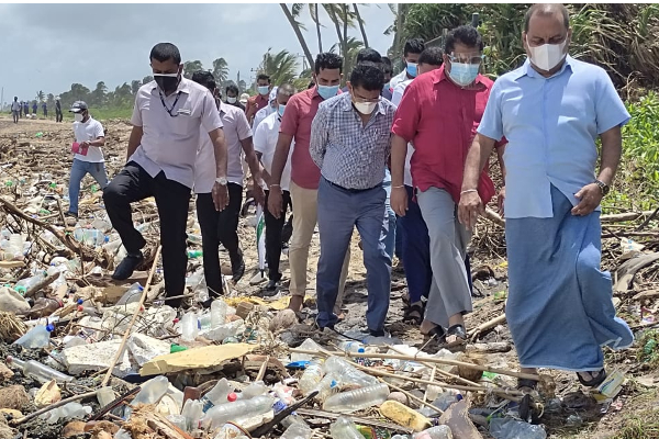 සිදුවු පරිසර හානිය නැව් සමාගමෙන් අය කිරීමට පියවර ....(PHOTO) | Srilanka Political සිදුවු පරිසර හානිය නැව් සමාගමෙන් අය කිරීමට පියවර ....(PHOTO) | Srilanka Political