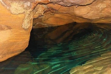 இலங்கையில் இருக்கும் மர்ம குகை...ஆபத்தான பயணத்திற்குப் பிறகு காத்திருக்கும் அதிசயம்!