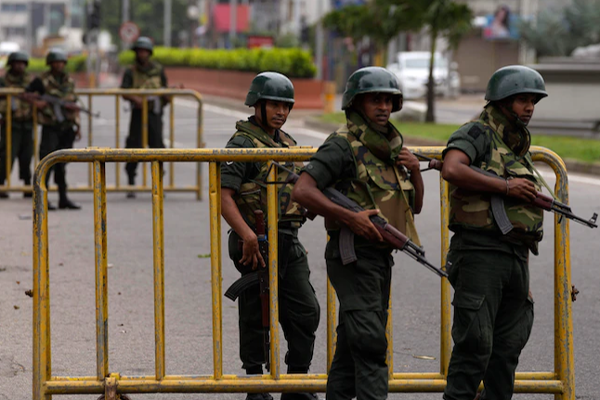 நத்தார் பண்டிகையையொட்டி நாடளாவிய ரீதியில் விசேட பாதுகாப்பு | Special Nationwide Security For Christmas நத்தார் பண்டிகையையொட்டி நாடளாவிய ரீதியில் விசேட பாதுகாப்பு | Special Nationwide Security For Christmas