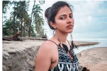 செம கிளாமர் உடையில் நடிகை அமலா பால், வெளியான லேட்டஸ்ட் போட்டோ ஷூட் புகைப்படங்கள்!