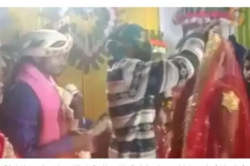 என் காதல் என்ன கத்திரிக்கா தொக்கா? - ஏமாற்றிய காதலியை மணமேடையில் திருமணம் செய்ய முயன்ற காதலன்