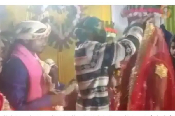 என் காதல் என்ன கத்திரிக்கா தொக்கா? - ஏமாற்றிய காதலியை மணமேடையில் திருமணம் செய்ய முயன்ற காதலன் - தமிழ்நாடு