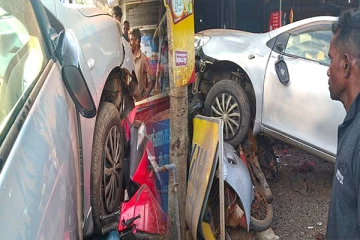 முல்லைத்தீவில் வேக கட்டுப்பாட்டை இழந்த கார் விபத்து