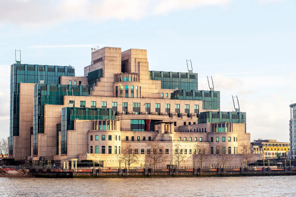 பிரித்தானிய உளவுத்துறை முன்னெடுத்துள்ள அதிரடி நடவடிக்கை | Uk Mi6 Launches Dark Web Platform