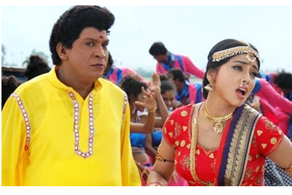 கை வைக்காத நடிகைகளே கிடையாதாம்? ரஜினி நடிகையையே தூக்கிய காமெடி வைகை? | Vadivelu Back Screen About Actress Behavior