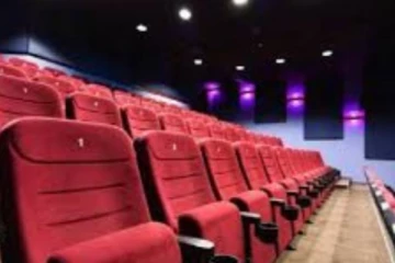 திரையரங்குகளில் 50 சதவீதத்துக்கு மேல் இருக்கைகளுக்கு அனுமதி