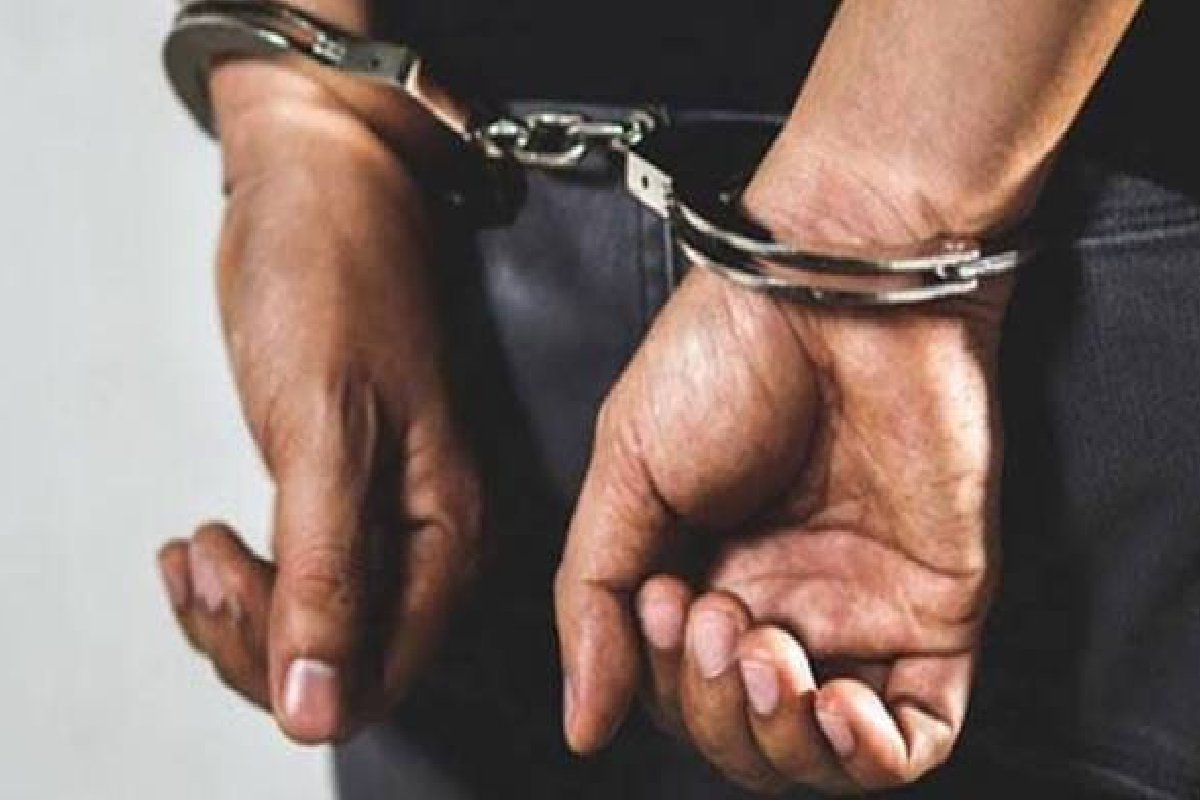 தமிழர் பகுதியில் இருவர் செய்த சட்டவிரோத செயல் | Two Arrested Over Illegal Activity In Tamil Area தமிழர் பகுதியில் இருவர் செய்த சட்டவிரோத செயல் | Two Arrested Over Illegal Activity In Tamil Area