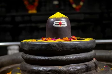 நாளுக்கு நாள் வளரும் சிவலிங்கம் தர்மபுரி மாவட்டத்தில் உள்ள அதிசய சிவன் கோயில்