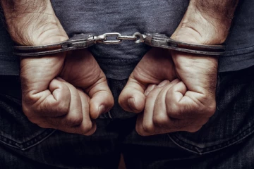 பிரசாதம் தருவதாக கூறி சிறுமி பாலியல் வன்கொடுமை  - ஆயுள் தண்டனை விதித்த நீதிமன்றம்