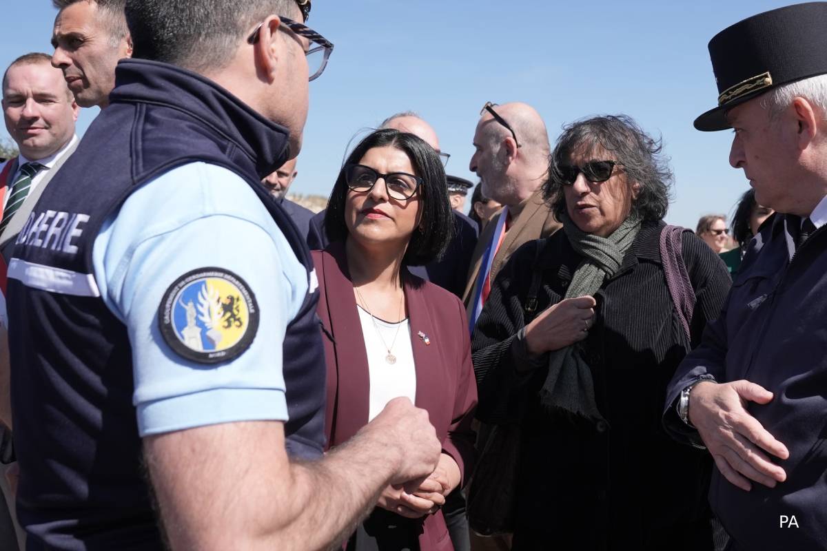 10 நாடுகளைச் சேர்ந்தவர்களை நாடுகடத்த பிரான்சுடன் பிரித்தானியா ஒப்பந்தம் | France Deal With Uk To Deport 10 Country Migrants