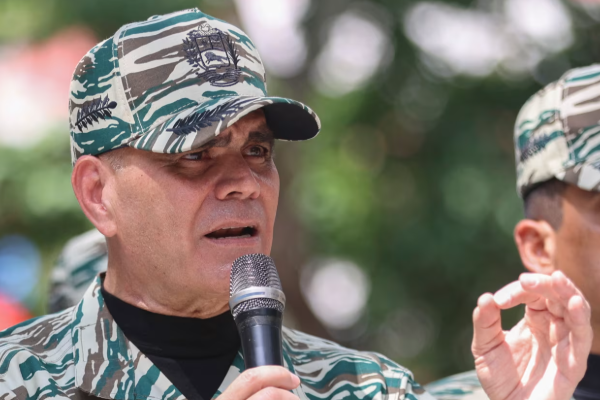 மிக மோசமான விளைவு ஏற்படும்.. மீண்டும் ஆத்திரமடைந்த ட்ரம்ப்! | Venezuelan Defense Demands Maduro Immediate Return