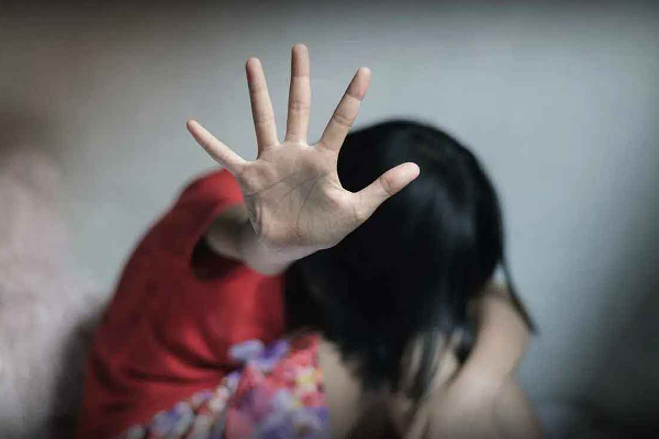 11 மாணவிகள் வன்புணர்வு :கைதான ஆங்கில ஆசிரியருக்கு நீதவான் கொடுத்த உத்தரவு | 11 Girl Students Raped By English Teacher