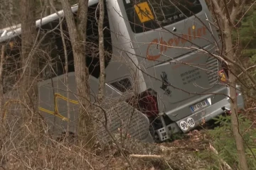 பிரான்ஸில் விபத்தில் சிக்கிய பாடசாலை பேருந்து; 21 பேர் காயம்!