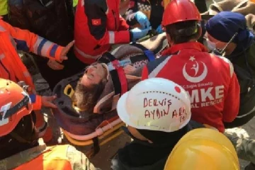 துருக்கியில் இடிபாடுகளுக்குள் புதைந்து போன பெண்: வளர்ப்பு நாயால் 105 மணி நேரத்திற்கு பின் நடந்த அதிசயம்