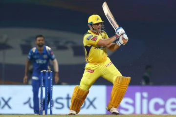 டோனி அதிரடியால் சென்னை அணி திரில் வெற்றி: 7வது தோல்வியை பதிவு செய்த மும்பை