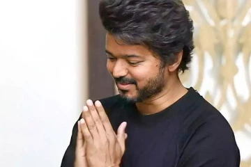 வாய்ப்பு கேட்டு கெஞ்சிய அப்பா!! தூக்கி எறிந்த இயக்குனரை இன்றுவரை மறக்காத விஜய்..