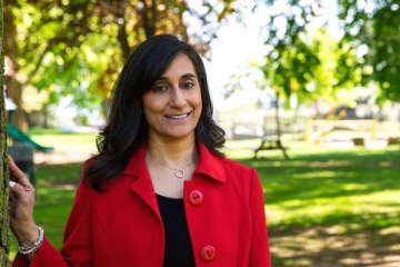 பெற்றோர் தொடர்பில் மகிழ்ச்சியான நினைவுகளை பகிர்ந்த கனடா பாதுகாப்பு அமைச்சர் அனிதா