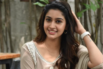 கிஸ் சீனில் நடிக்கவைக்க போராடிய கிருத்திகா உதயநிதி - உண்மை உடைத்த தன்யா!