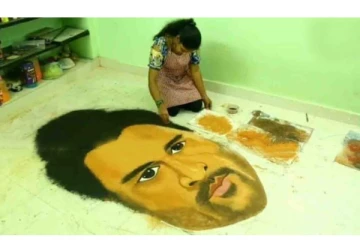 ‘சென்னை அணி வெற்றி பெற வேண்டும்...’ - 12 அடி உயரத்தில் ரங்கோலியில் தோனியின் உருவம் வரைந்த பட்டதாரி பெண்