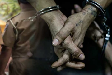 முறைப்பாட்டை விசாரிக்கச் சென்ற பொலிஸ் உத்தியோகத்தருக்கு நேர்ந்த கதி