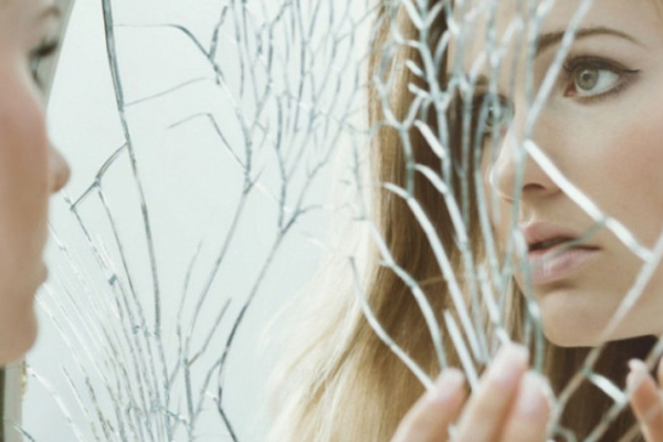 காலை எழுந்தவுடன் இதையெல்லாம் பார்க்காதீர்கள்! தேவையில்லாத பிரச்சனையை சந்திப்பீர்கள் | Don T Watch All This When You Wake Up Morning