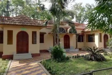 குறைந்த வருமானம் பெறும் குடும்பங்களுக்கு வீட்டு உரிமை